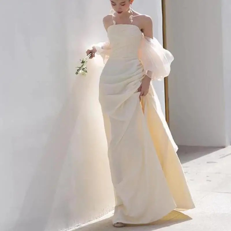      巹 Ŭ Strapless  ź 巹 ο  Backless   Ƽ 巹